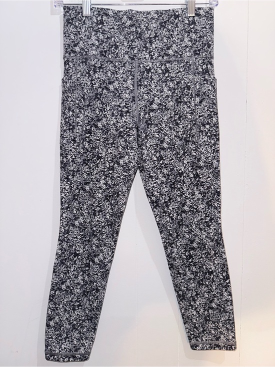 Athleta Pants - Athleta Salutation Stash Pocket II Textured 7/8 Tight Moonflower Black S